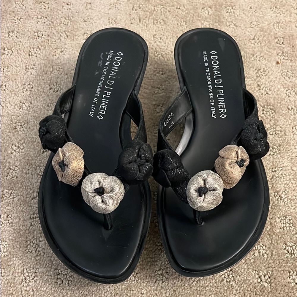 Donald J. Pliner Black Calido sandal with florettes